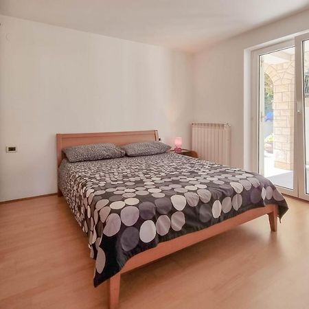 Ena Lägenhet Novigrad Istria Exteriör bild