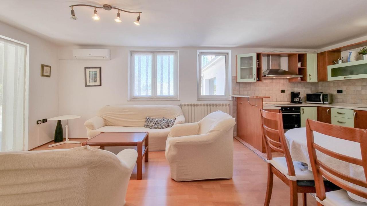 Ena Lägenhet Novigrad Istria Exteriör bild
