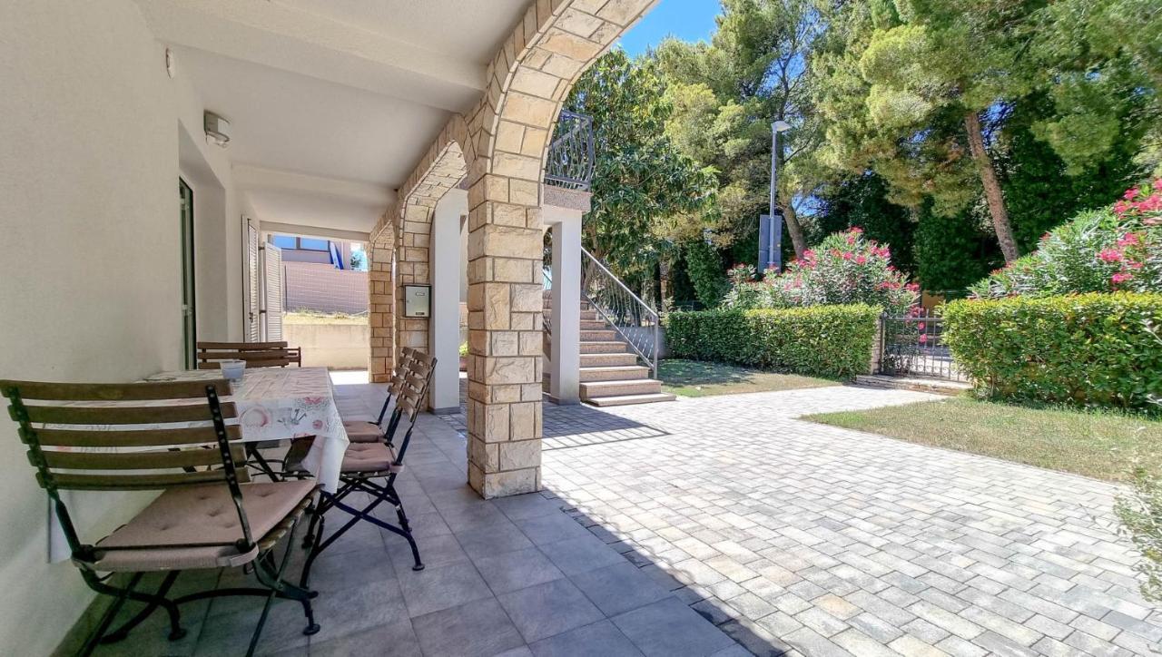 Ena Lägenhet Novigrad Istria Exteriör bild