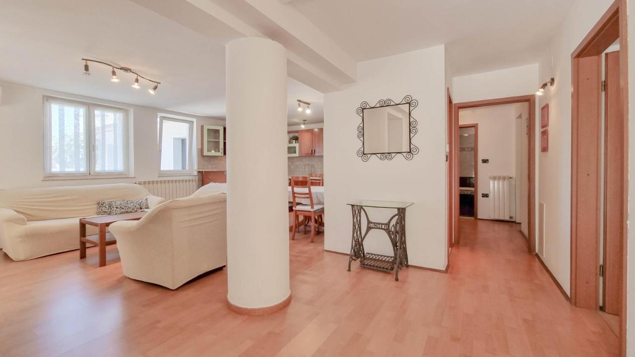 Ena Lägenhet Novigrad Istria Exteriör bild