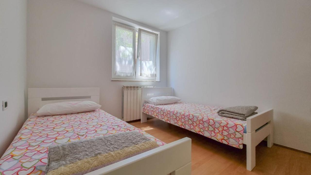 Ena Lägenhet Novigrad Istria Exteriör bild