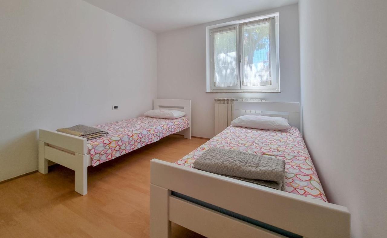Ena Lägenhet Novigrad Istria Exteriör bild