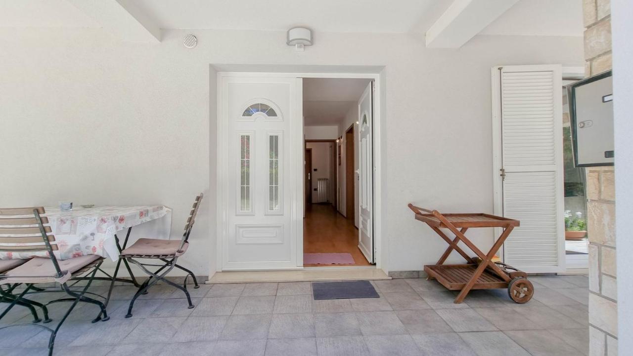 Ena Lägenhet Novigrad Istria Exteriör bild