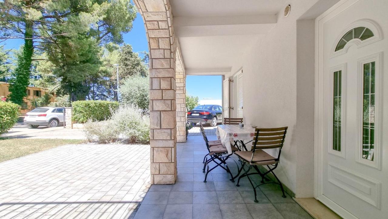 Ena Lägenhet Novigrad Istria Exteriör bild